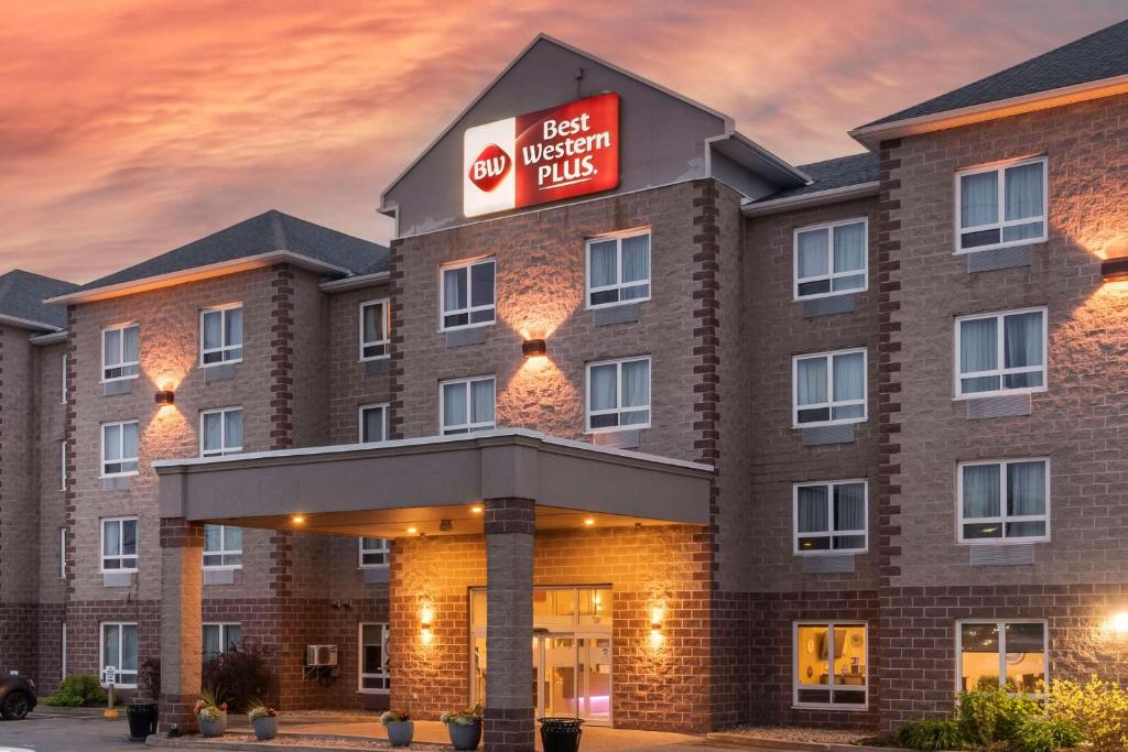 Best Western Dartmouth Hotel & Suites