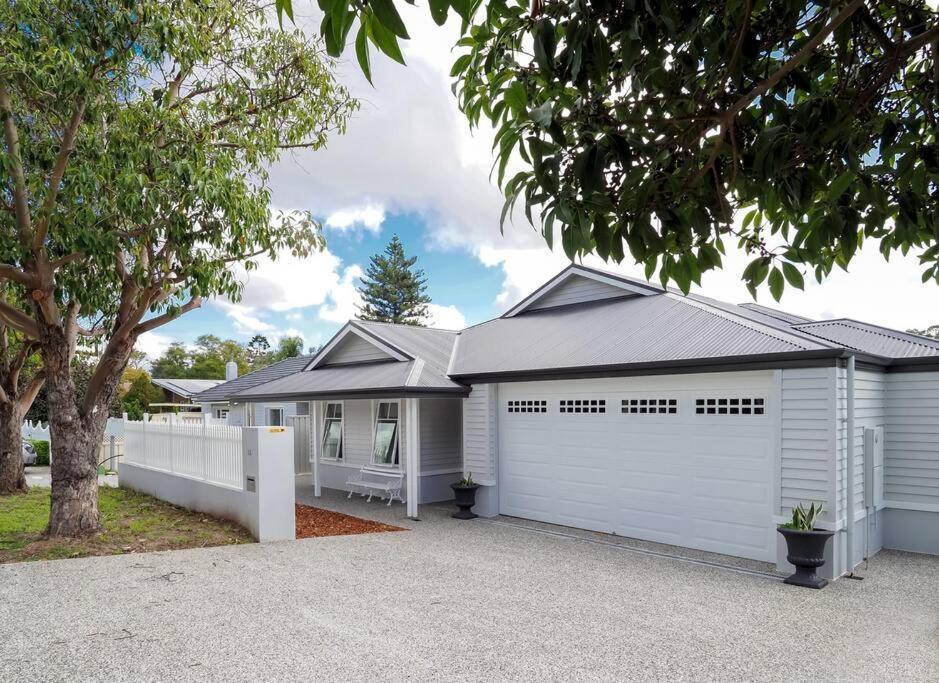 New Home~close to Airport & Swan Valley inc B/fast 1st Morning~