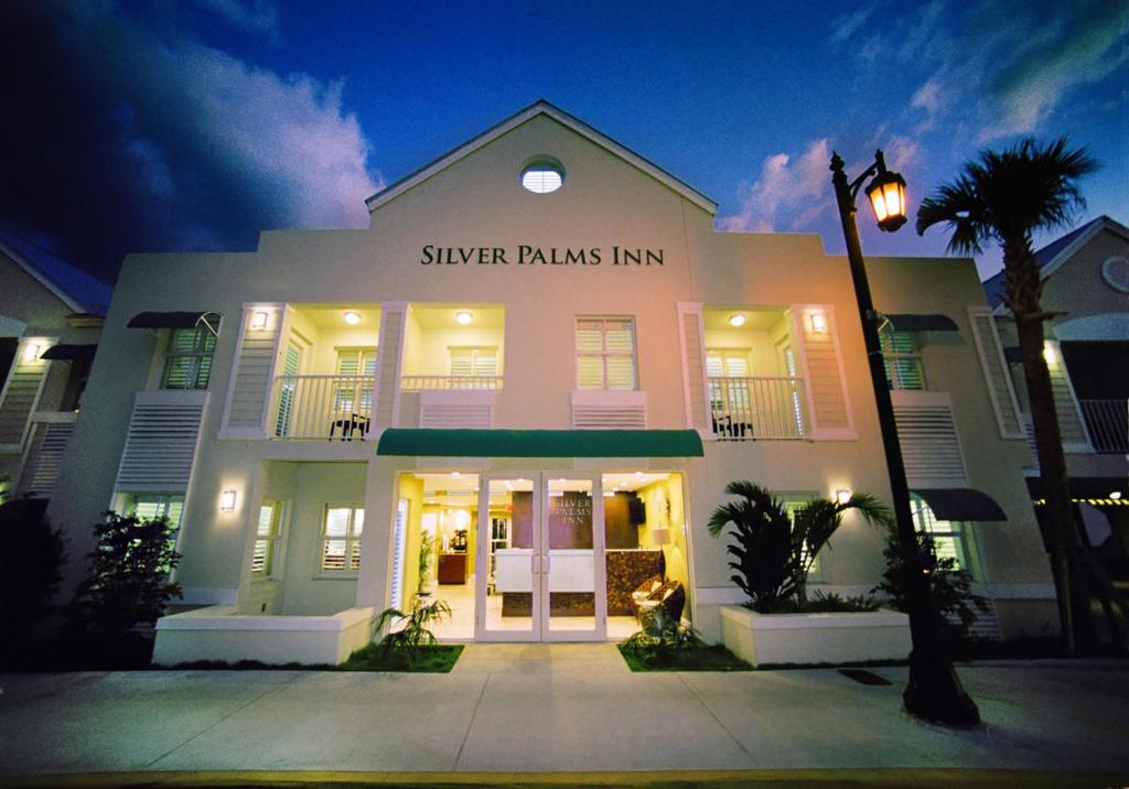 Silver Palms Inn