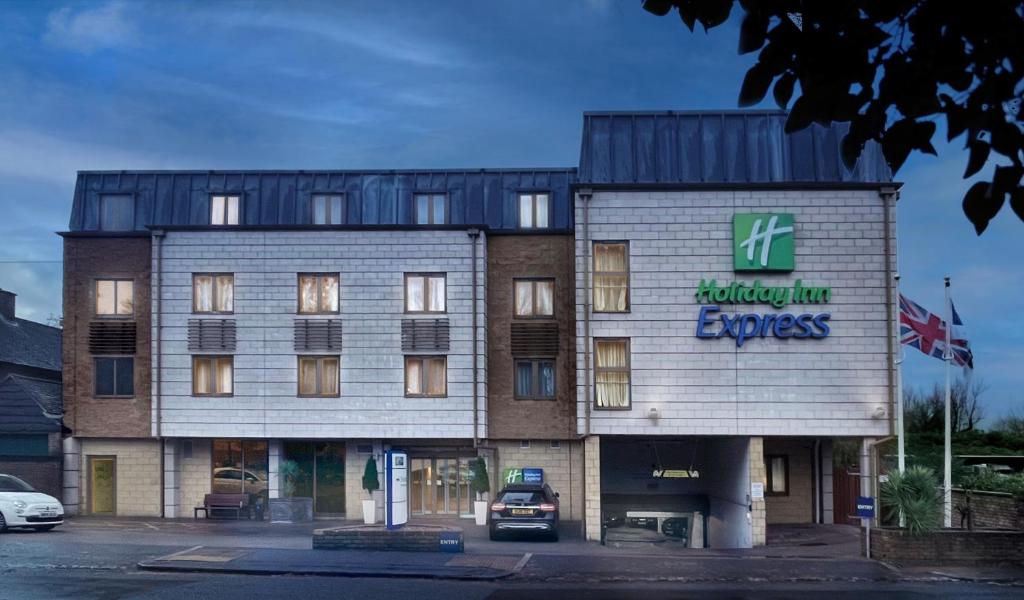 Holiday Inn Express Windsor, an IHG Hotel