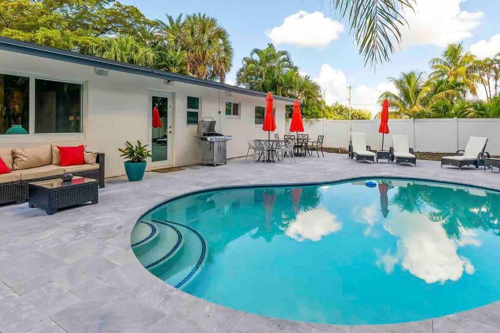 Private Oasis with Pool Near Beaches, Dining & Las Olas