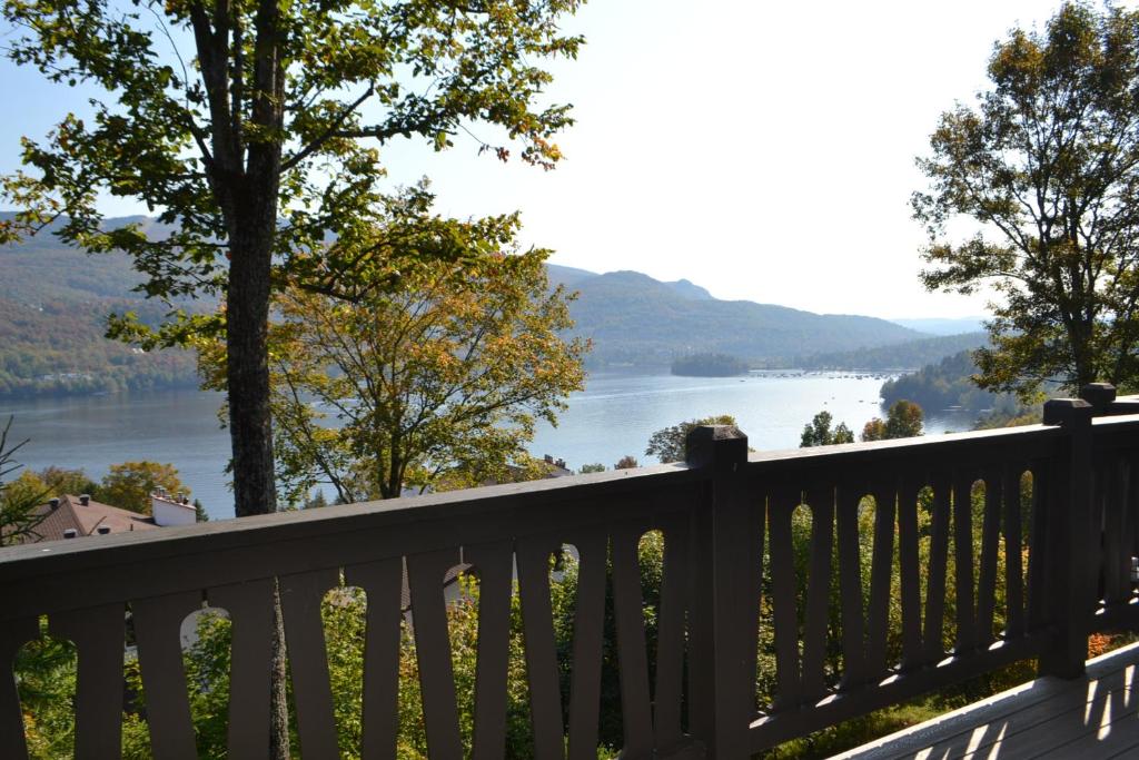 Stunning Condo - View on Lake Tremblant & Mountain