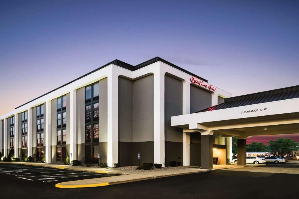 Hampton Inn West Springfield