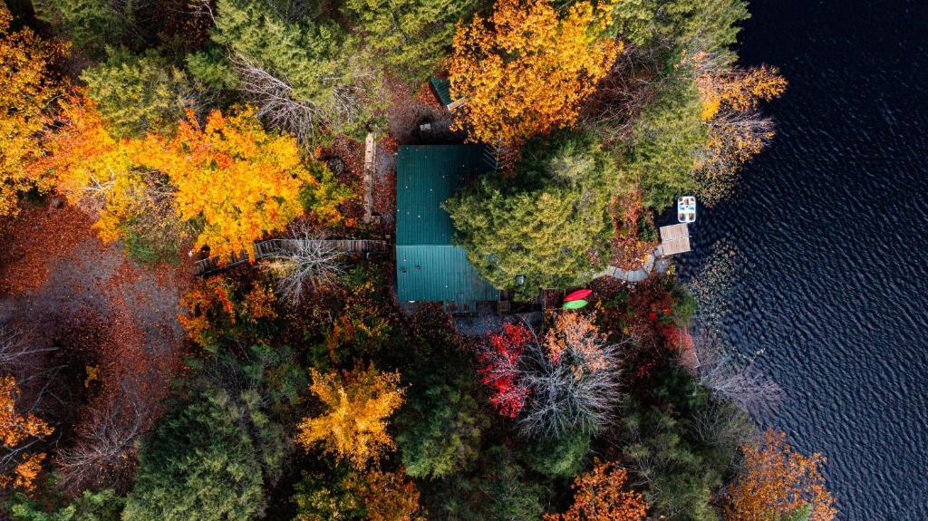 Panoramic Water Views , cozy house in Henniker ,NH