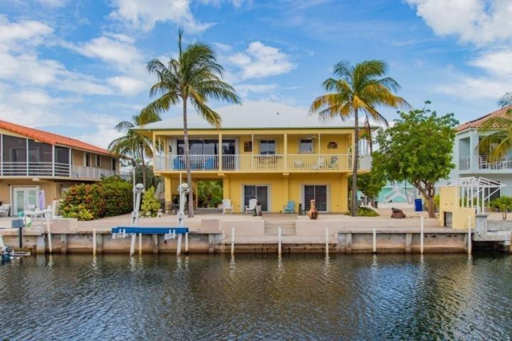 Beautiful house located in the prestigious neighborhood of Port Antigua on a deep, wide canal, home