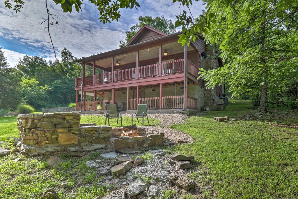 Creekside Hideaway with Fire Pit and Creek Access!