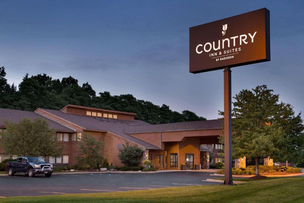 Country Inn & Suites by Radisson, Mishawaka, IN