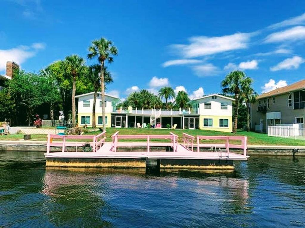 The Keys Bungalow On The Cotee River