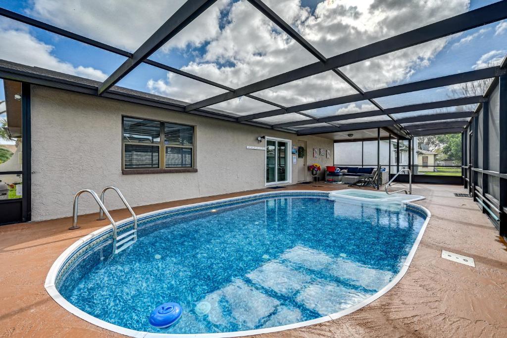 Port Richey Home with Pool, Near Beach Park!