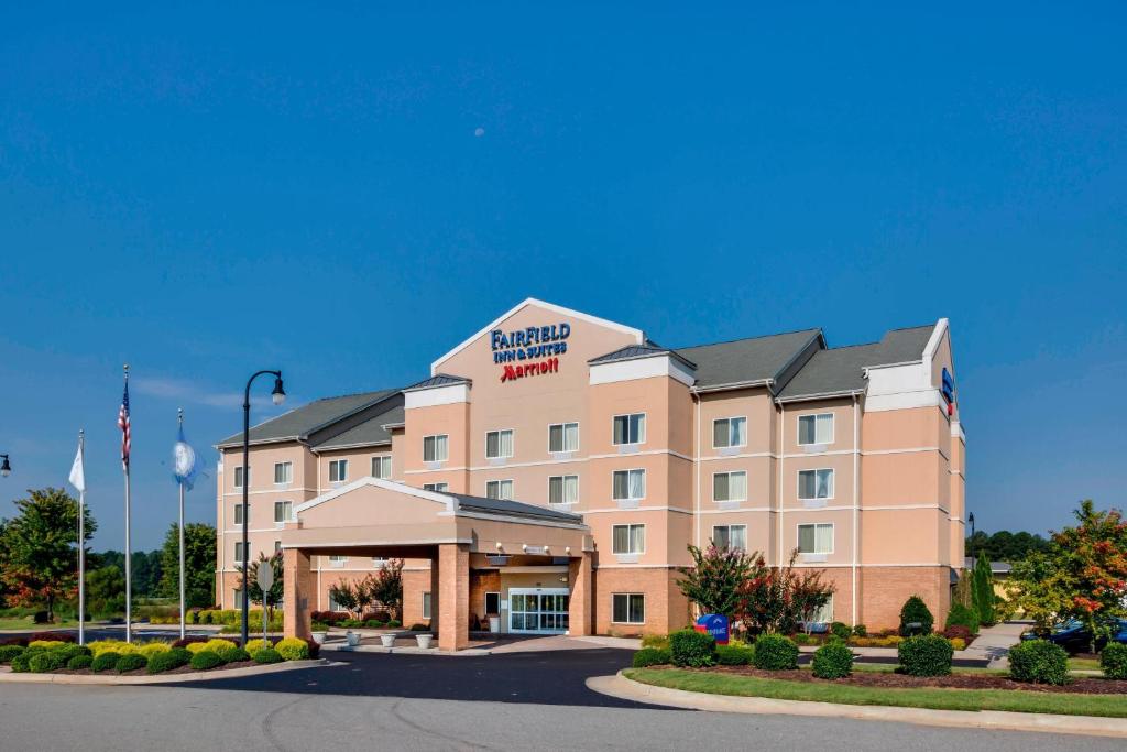 Fairfield Inn and Suites South Hill I-85