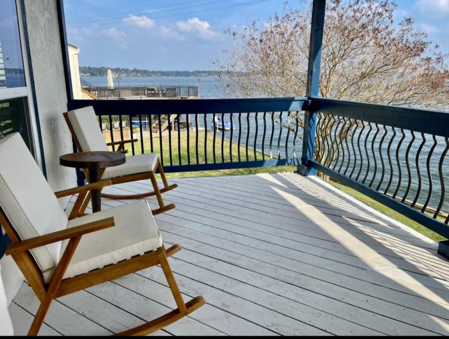 Linda's Lake House Waterfront Home on Lake Conroe