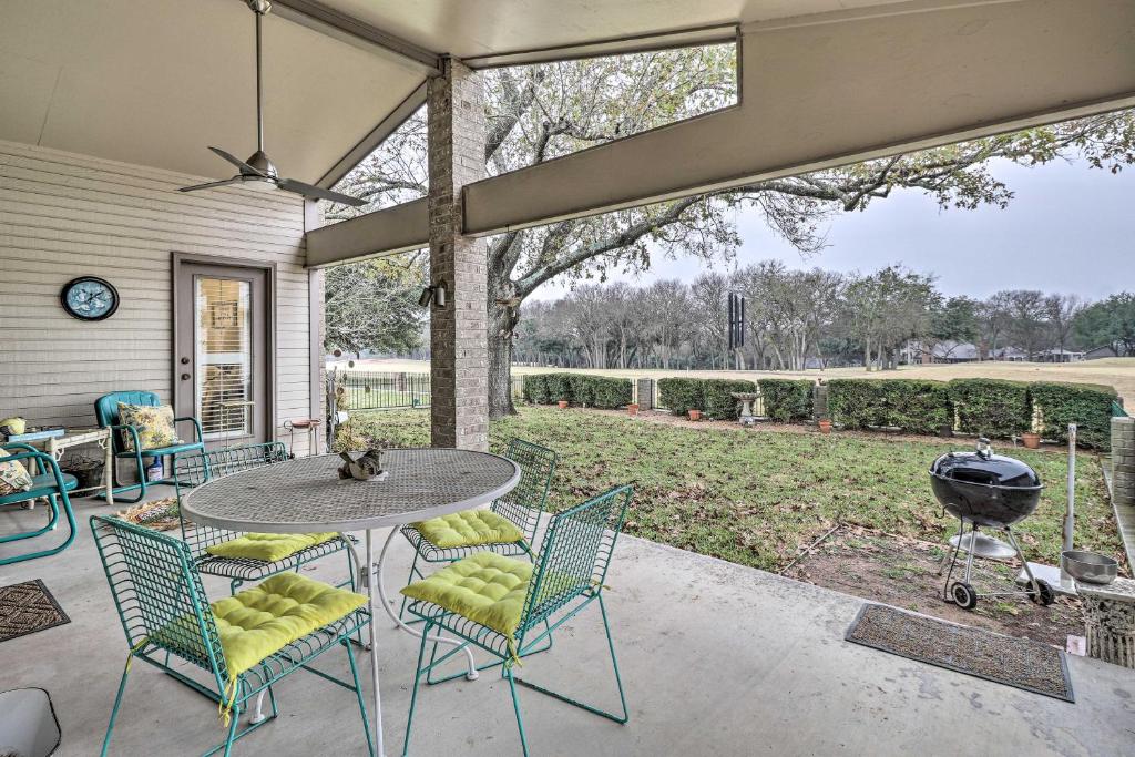 Beautiful Salado Retreat with Golf Course Views!